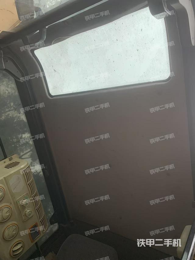 驾驶室顶部（整机外观）