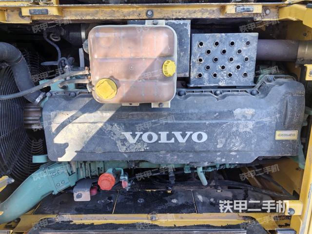 發(fā)動(dòng)機(jī)整體俯視(整機(jī)外觀) 發(fā)動(dòng)機(jī)整體俯視(整機(jī)外觀)