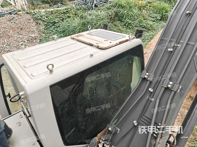 駕駛室頂部俯視(上車部件) 駕駛室頂部俯視(上車部件)
