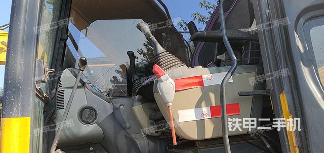 駕駛室整體（整機外觀）