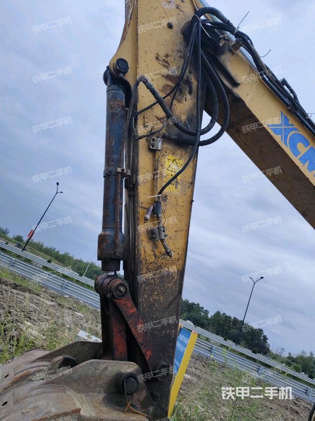 小臂整体左后（工作和回转装置）