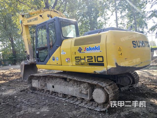 住友SH210A5挖掘机