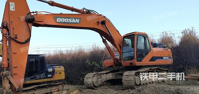 斗山DH300LC-7挖掘機(jī)