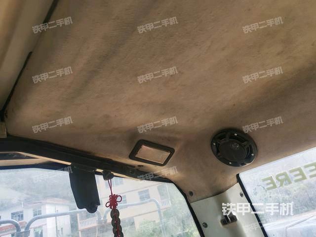 左后方玻璃角标（驾驶室部分）