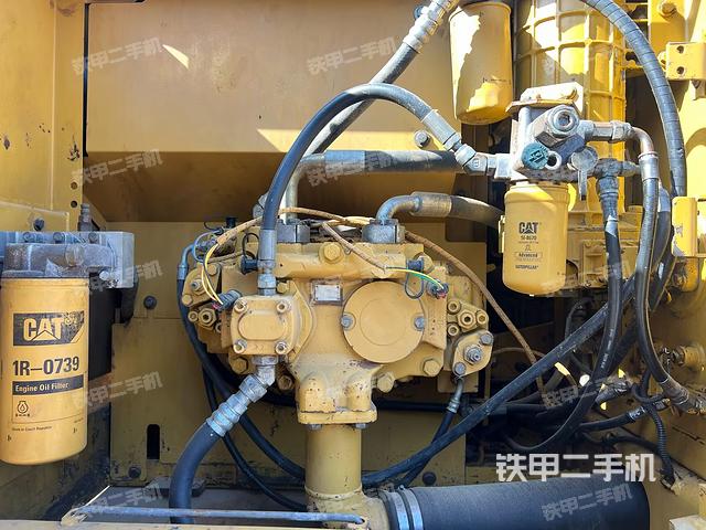液壓泵艙室正面整體(整機(jī)外觀) 液壓泵艙室正面整體(整機(jī)外觀)
