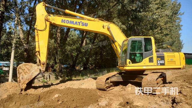 小松PC240LC-8M0挖掘機(jī)