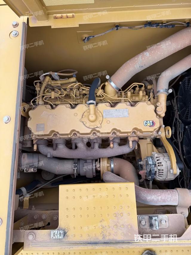 发动机室（上车部件）