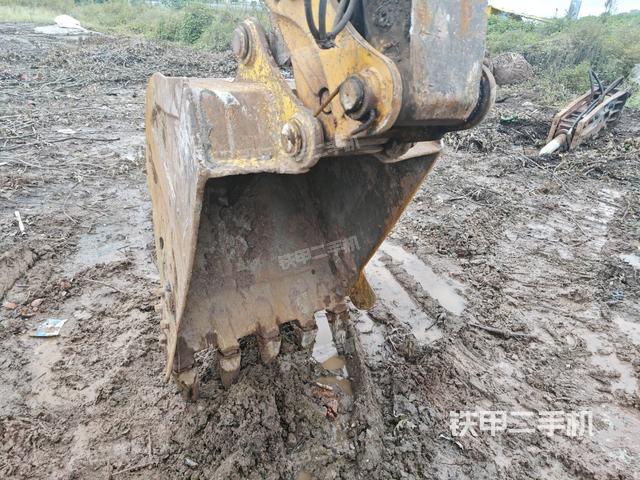 铲斗右后整体（工作和回转装置）