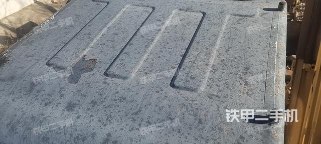 驾驶室顶部（整机外观）