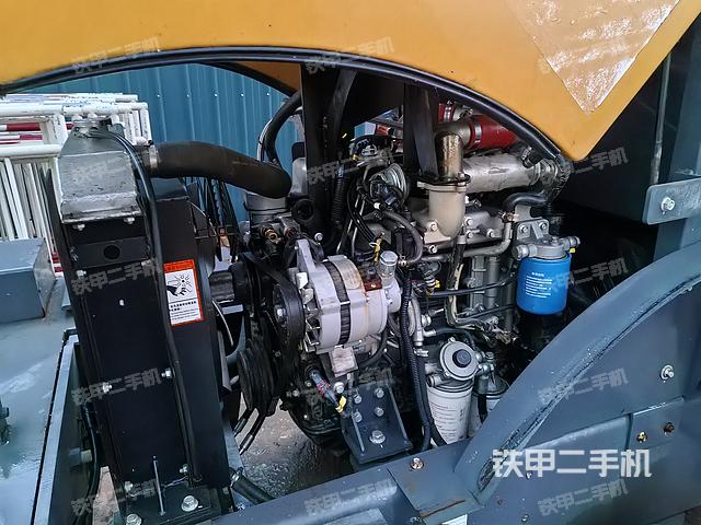 發(fā)動機(jī)左側(cè)(整機(jī)外觀及大件) 發(fā)動機(jī)左側(cè)(整機(jī)外觀及大件)
