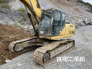 住友SH240-5挖掘机实拍图片