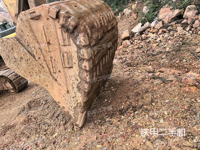 小臂整体左后（工作和回转装置）