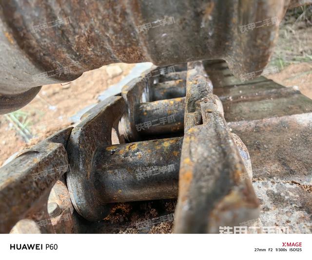 單側(cè)履帶整體(整機(jī)外觀) 單側(cè)履帶整體(整機(jī)外觀)
