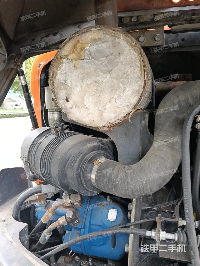 液壓泵艙室正面整體(整機(jī)外觀) 液壓泵艙室正面整體(整機(jī)外觀)
