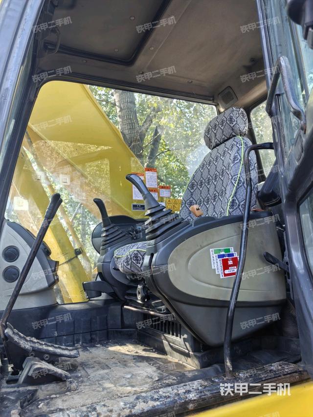 驾驶室整体（整机外观）