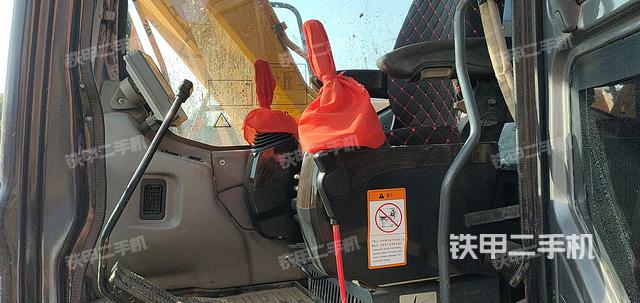 驾驶室整体（整机外观）