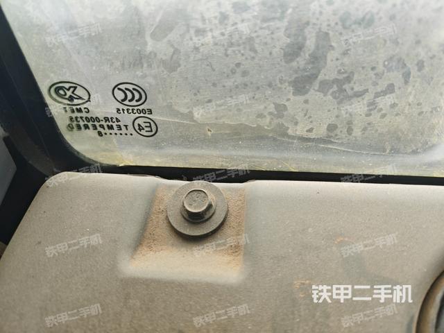 后窗玻璃角标（驾驶室部分）