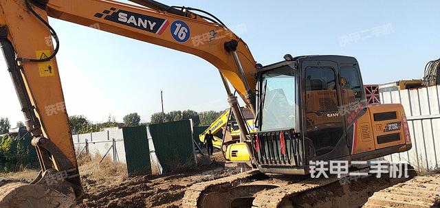 三一重工SY135C挖掘机