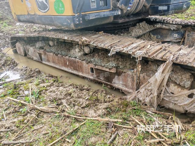 左侧履带整体 （行走机构）