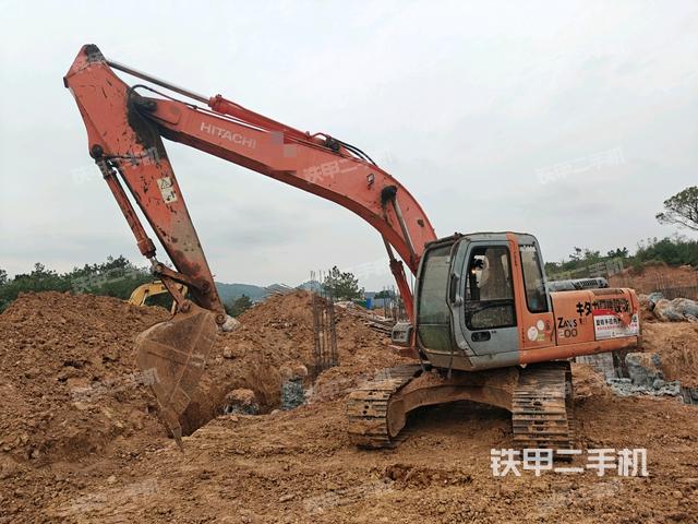 日立ZX200挖掘機(jī)