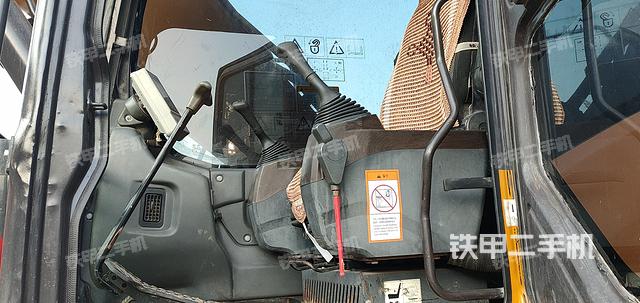 駕駛室整體（整機(jī)外觀）