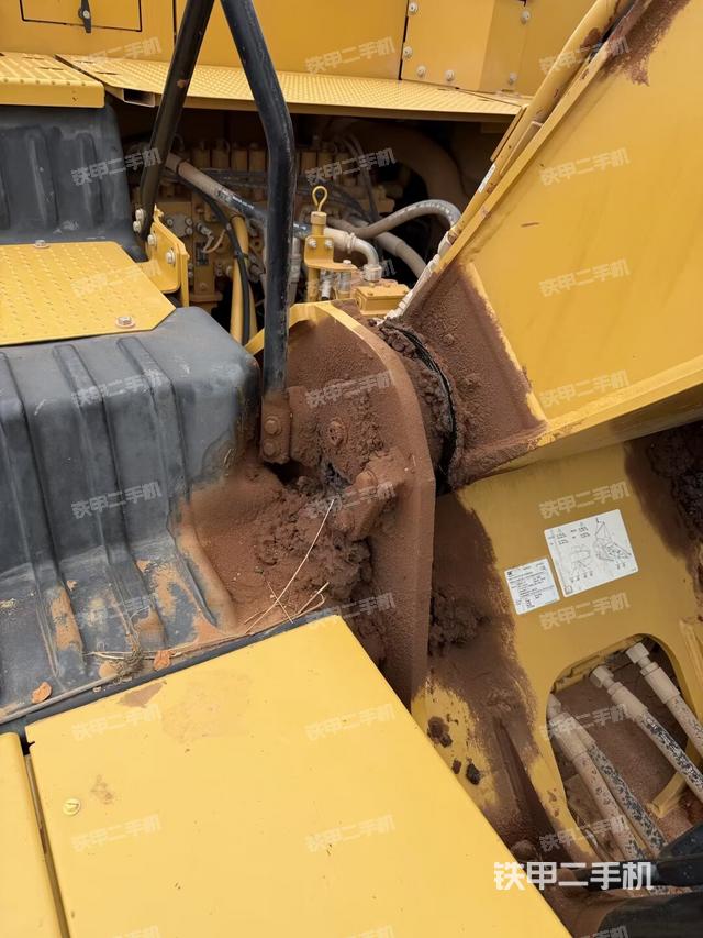 大臂根部 斜视（工作和回转装置）