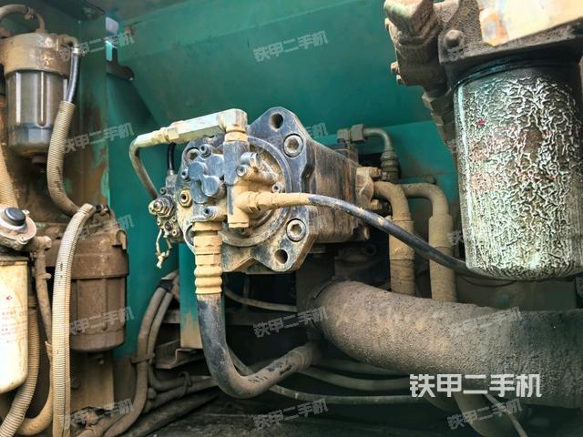 液壓泵斜45?左(大件艙室) 液壓泵斜45?左(大件艙室)