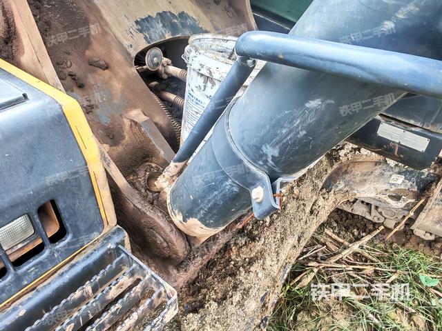 小臂整体右前（工作和回转装置）