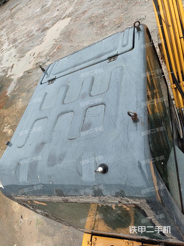 驾驶室顶部（整机外观）