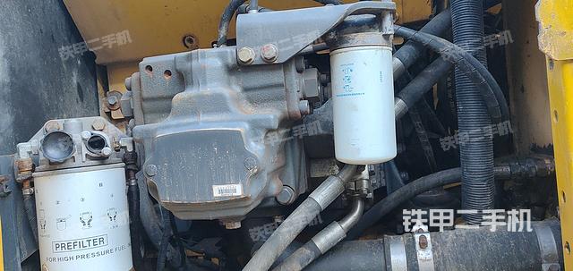 液壓泵艙室正面整體(整機(jī)外觀) 液壓泵艙室正面整體(整機(jī)外觀)