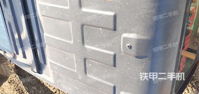 驾驶室顶部（整机外观）