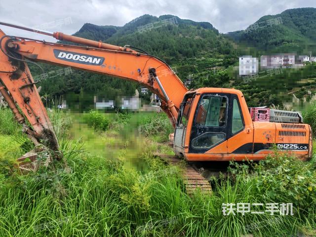 斗山DH225LC-9挖掘機