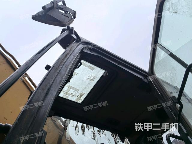 座椅右侧控制台/钥匙门/油门/含右手柄（驾驶室部分）