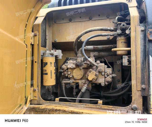 液壓泵艙室正面整體(整機(jī)外觀) 液壓泵艙室正面整體(整機(jī)外觀)