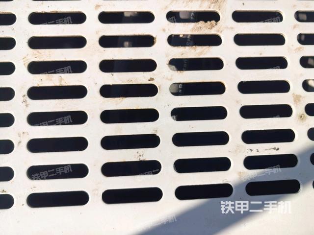 回轉(zhuǎn)馬達(dá)和主控閥(整機(jī)外觀) 回轉(zhuǎn)馬達(dá)和主控閥(整機(jī)外觀)
