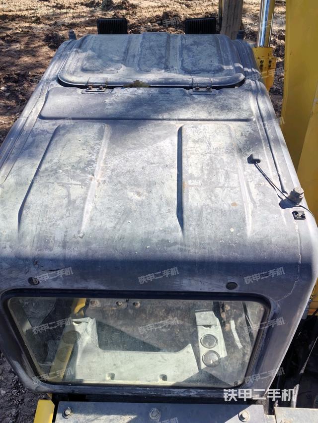 驾驶室顶部（整机外观）