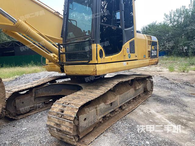 驾驶室顶部（整机外观）