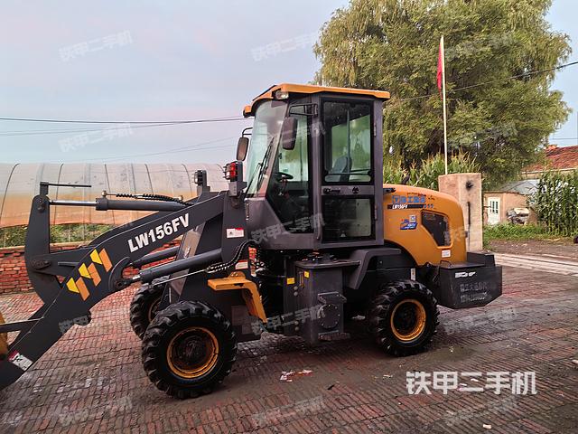 工作裝置整體(整機(jī)外觀及大件) 工作裝置整體(整機(jī)外觀及大件)