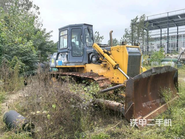 左后45°(推土機(jī)整車外觀) 左后45°(推土機(jī)整車外觀)