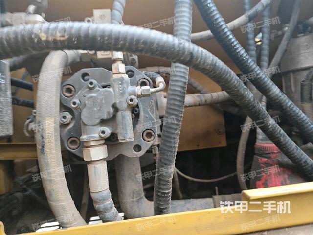 液壓泵斜45?左（大件艙室）