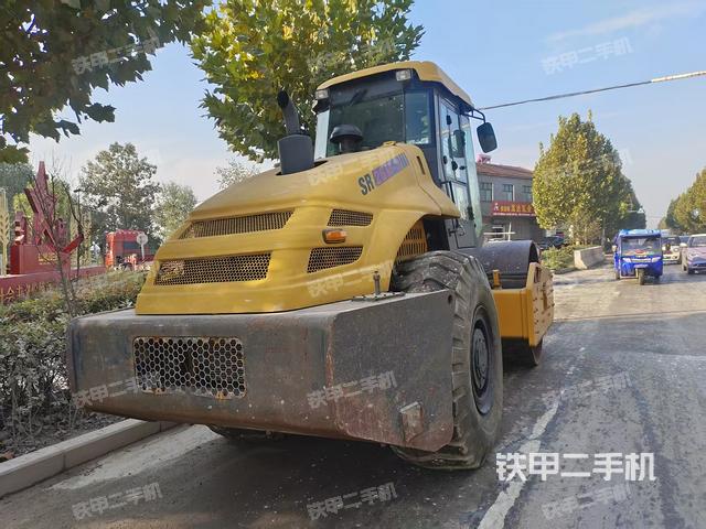 整機(jī)右后45°(設(shè)備外觀及核心部件) 整機(jī)右后45°(設(shè)備外觀及核心部件)