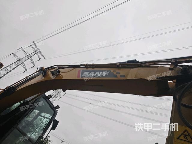 大臂整體?右側（工作和回轉裝置）