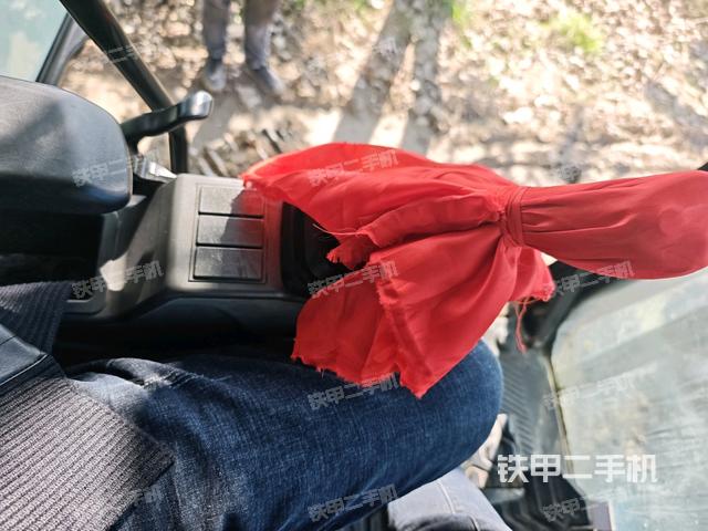 驾驶室左后45度(驾驶室部分) 驾驶室左后45度(驾驶室部分)