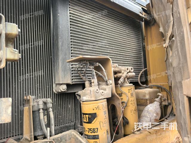 散熱器正面(大件艙室) 散熱器正面(大件艙室)