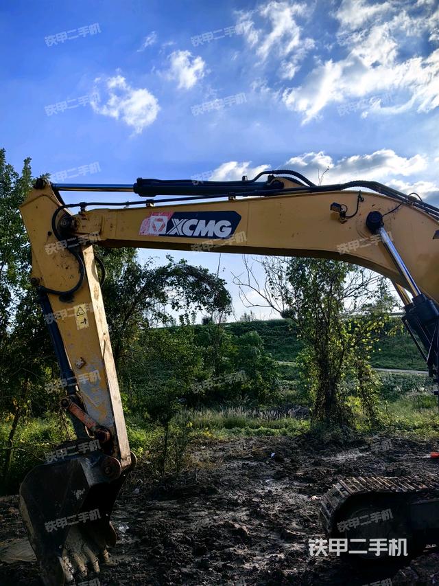 大臂整体 右侧（工作和回转装置）