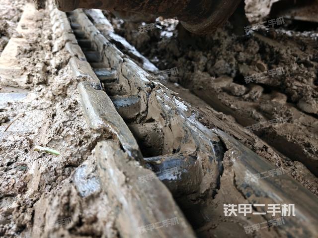 右側(cè)履帶整體?(行走機(jī)構(gòu)) 右側(cè)履帶整體?(行走機(jī)構(gòu))