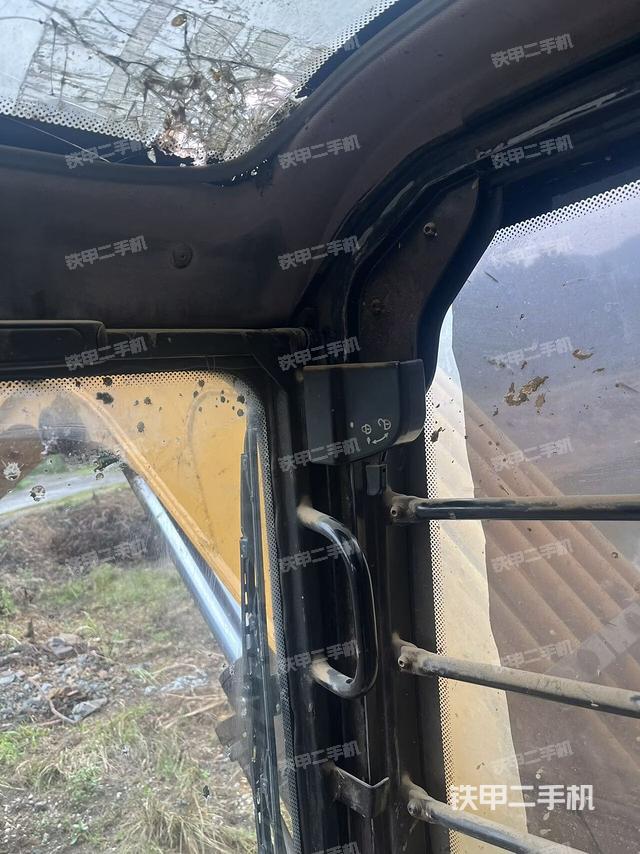 后窗玻璃角标(驾驶室部分) 后窗玻璃角标(驾驶室部分)