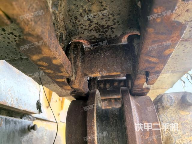 推土鏟左后(推土機(jī)底盤及工作裝置) 推土鏟左后(推土機(jī)底盤及工作裝置)