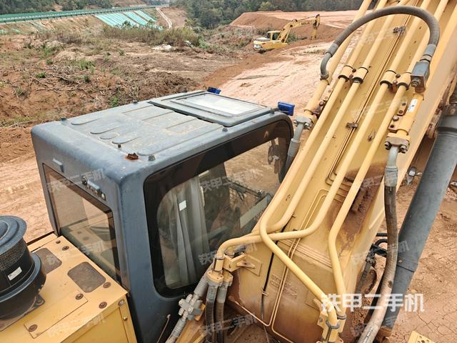 氣門室蓋螺絲特寫(上車部件) 氣門室蓋螺絲特寫(上車部件)
