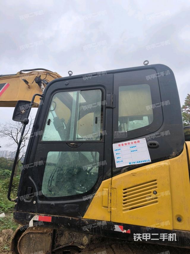 座椅右侧控制台/钥匙门/油门/含右手柄（驾驶室部分）